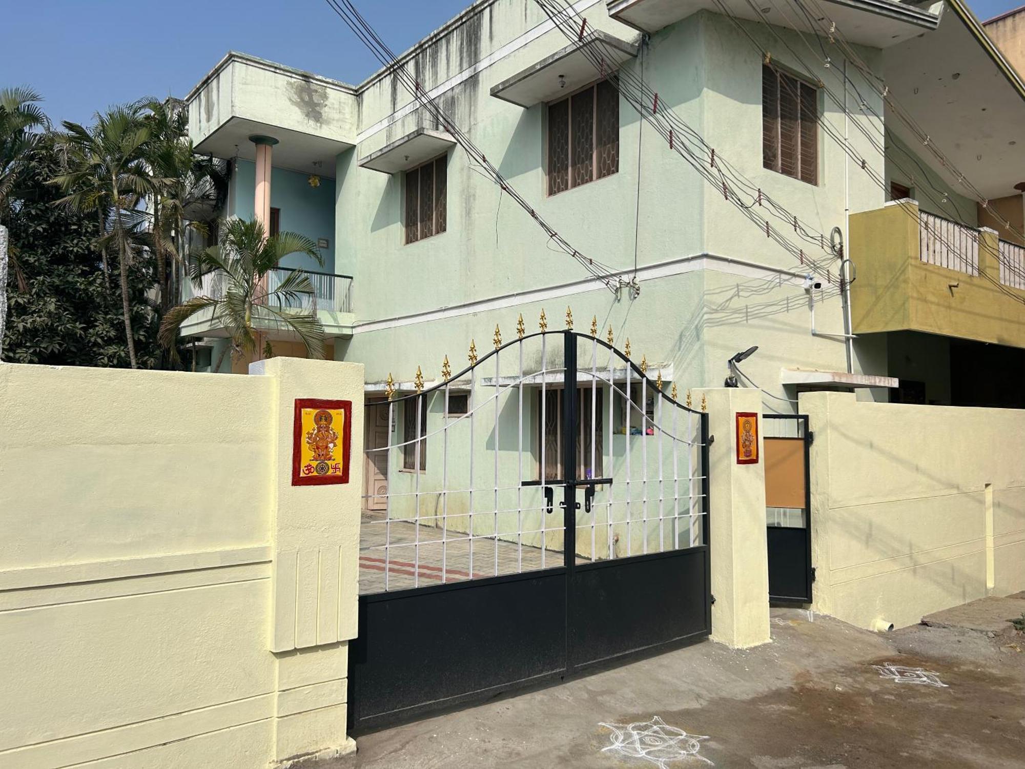 Anbu Ramana Guest House Tiruvannamalai Exterior photo