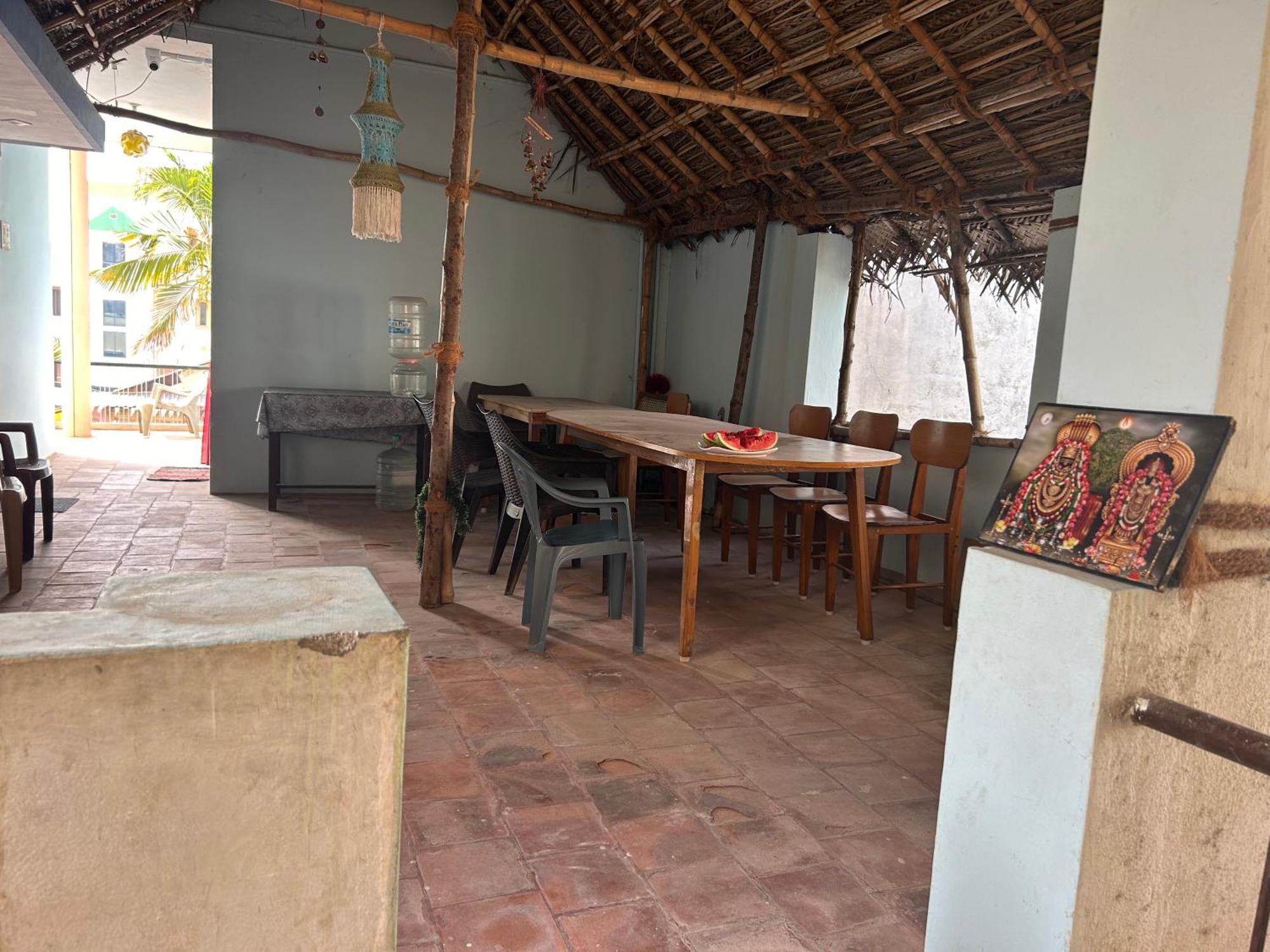 Anbu Ramana Guest House Tiruvannamalai Exterior photo