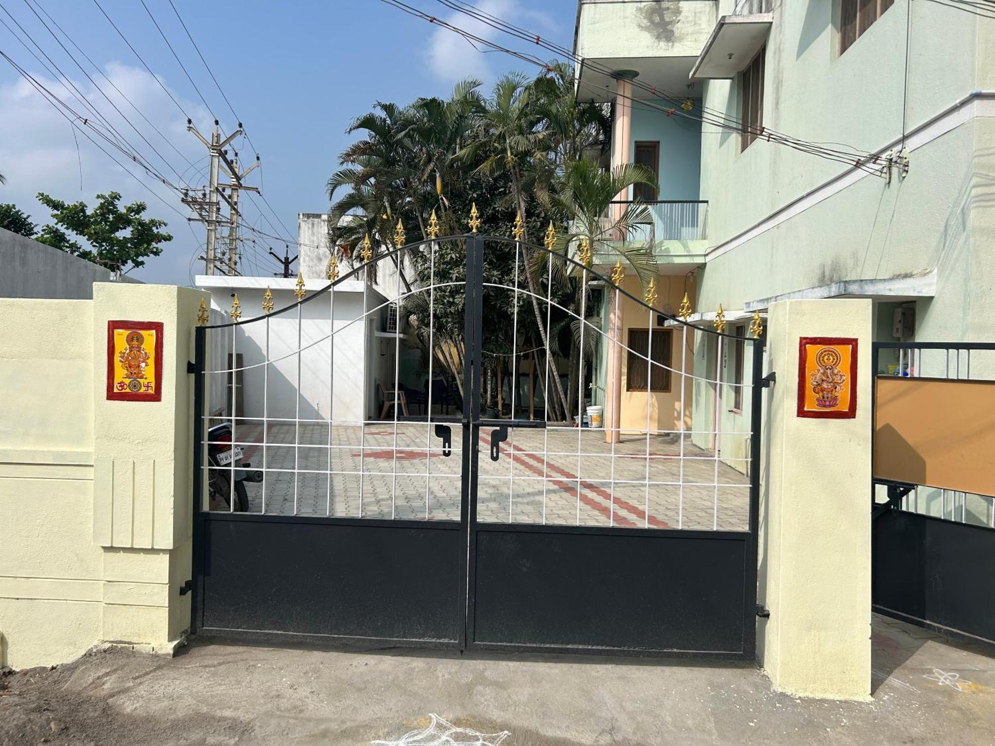 Anbu Ramana Guest House Tiruvannamalai Exterior photo