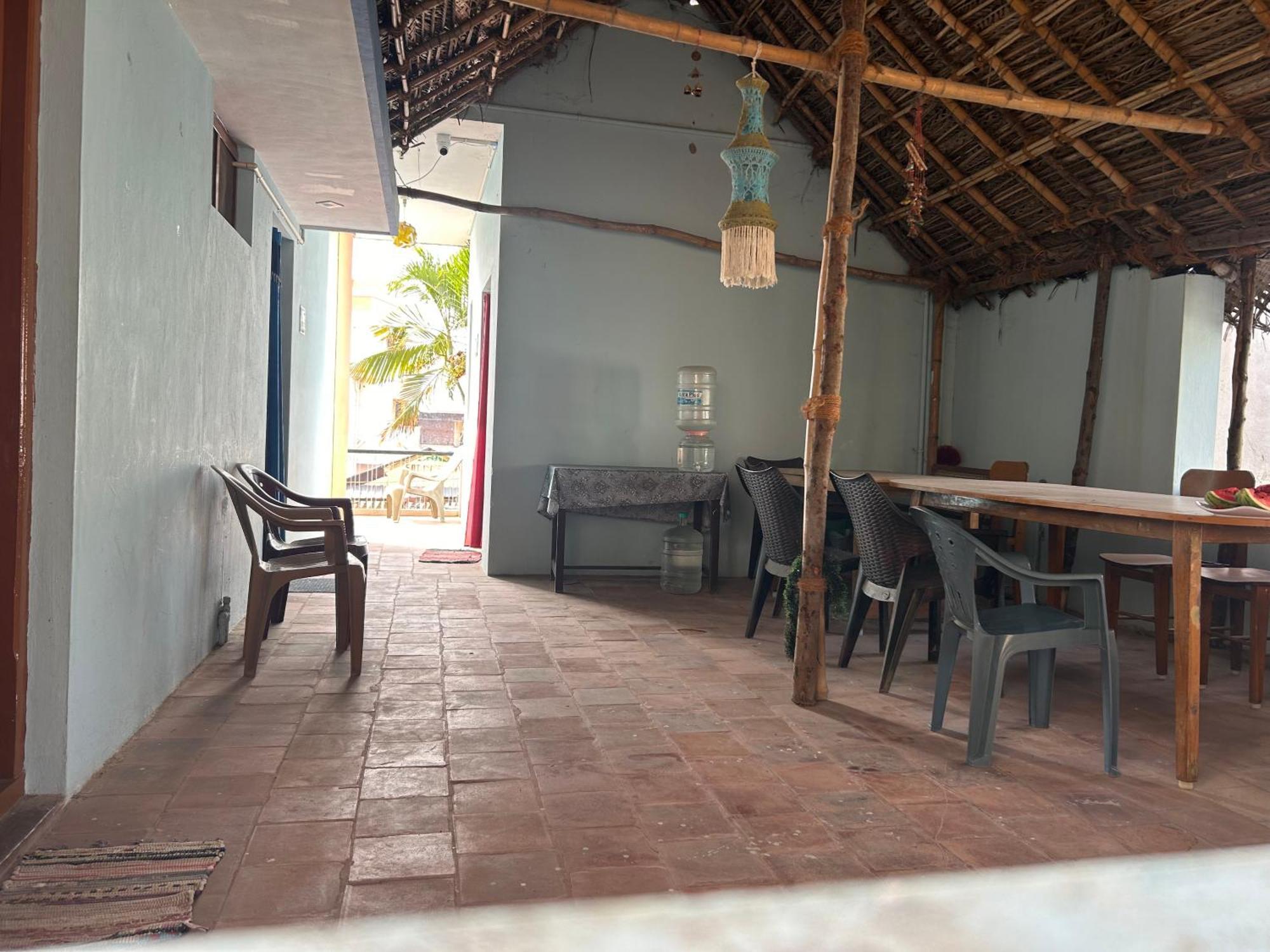 Anbu Ramana Guest House Tiruvannamalai Exterior photo