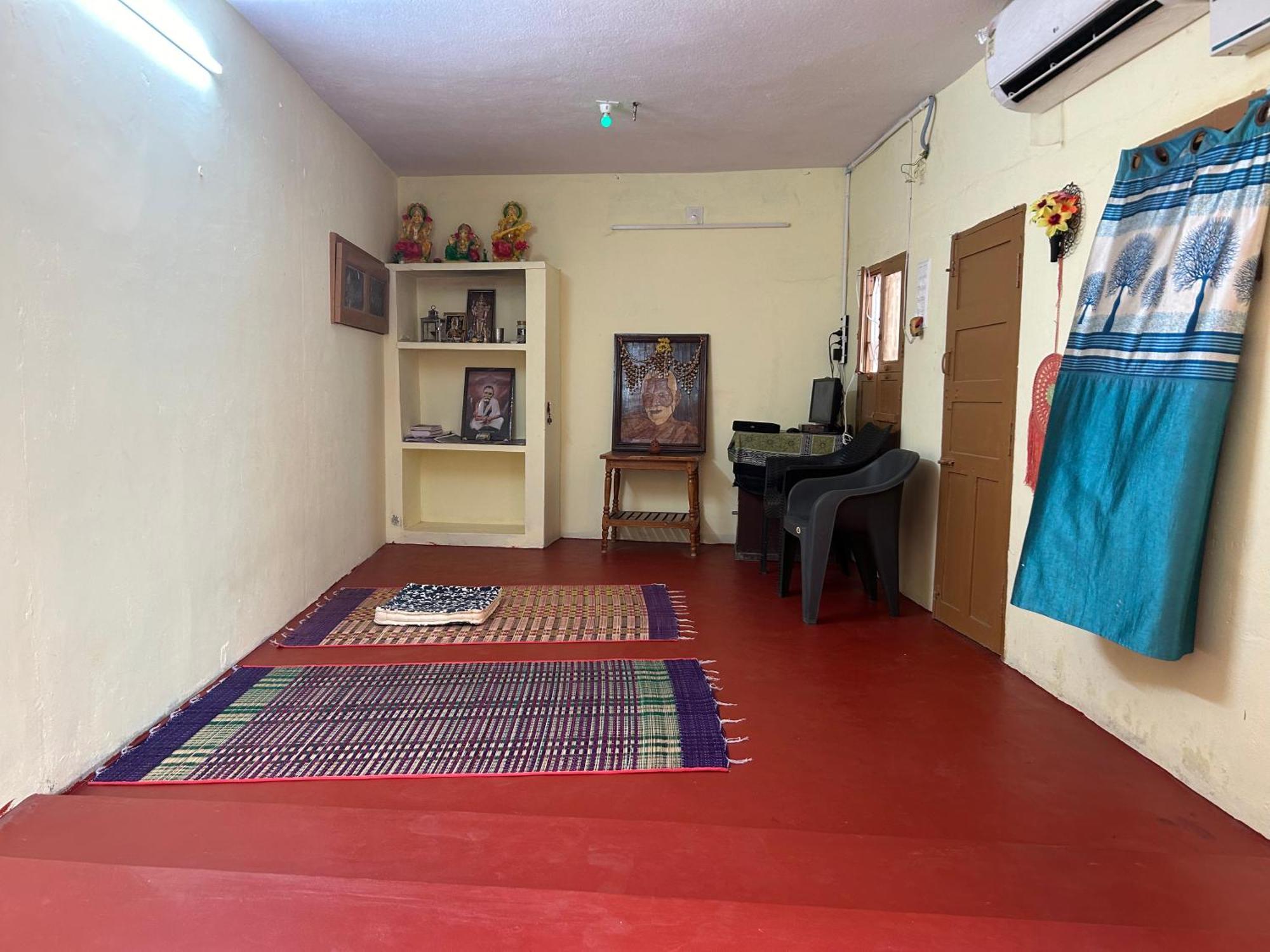 Anbu Ramana Guest House Tiruvannamalai Exterior photo
