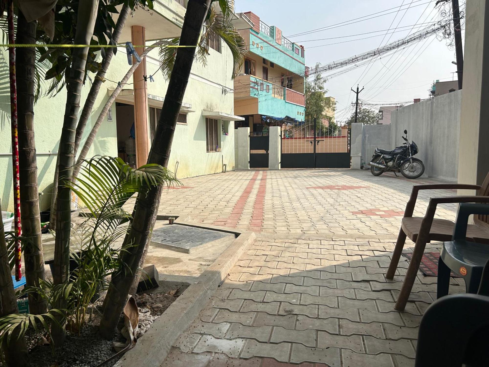Anbu Ramana Guest House Tiruvannamalai Exterior photo