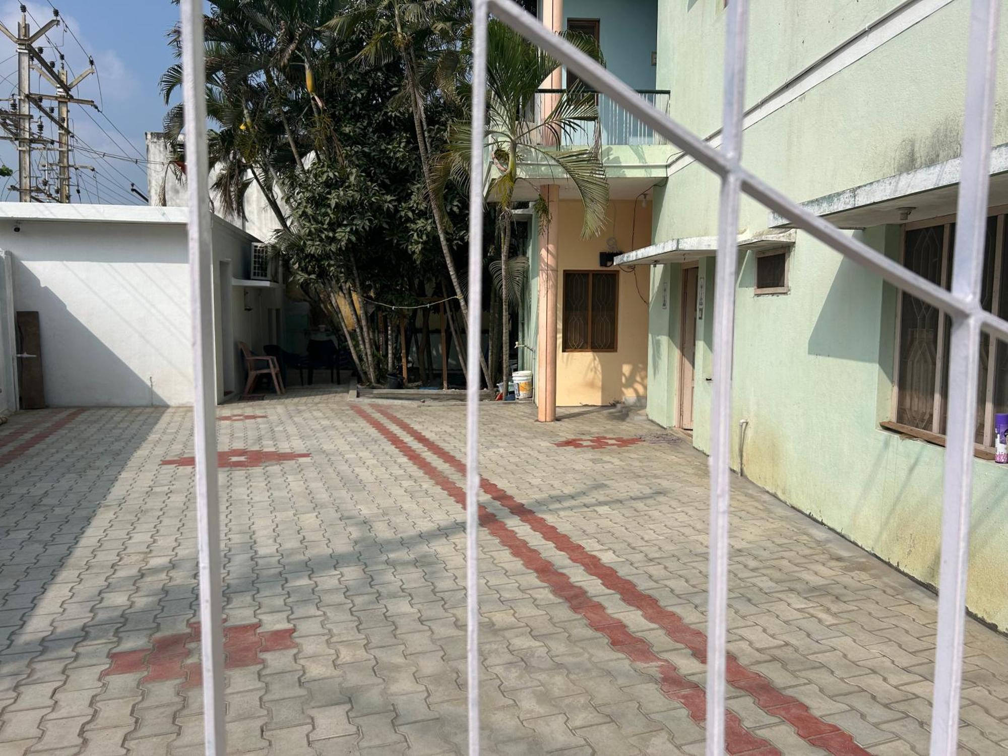 Anbu Ramana Guest House Tiruvannamalai Exterior photo
