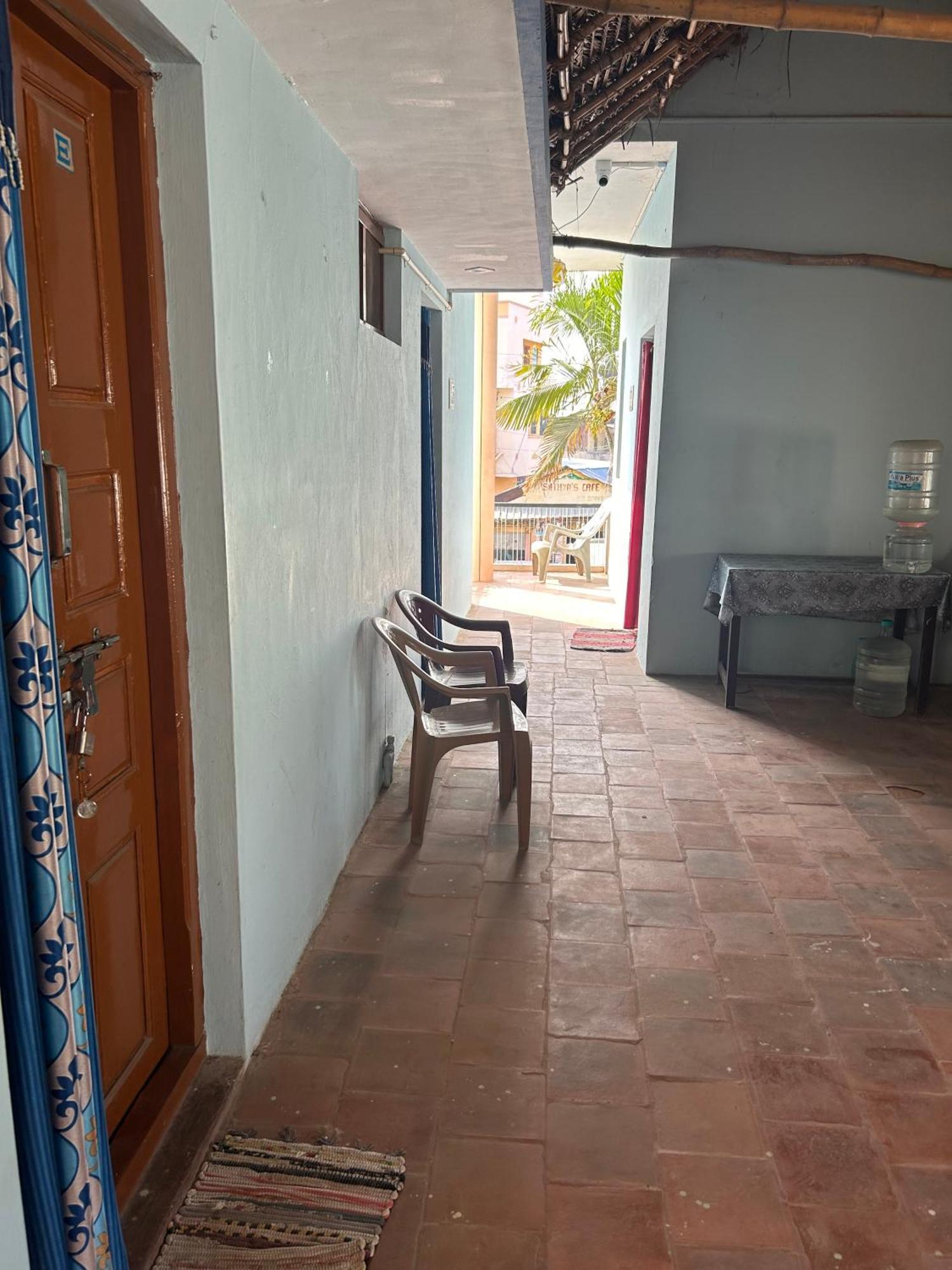 Anbu Ramana Guest House Tiruvannamalai Exterior photo