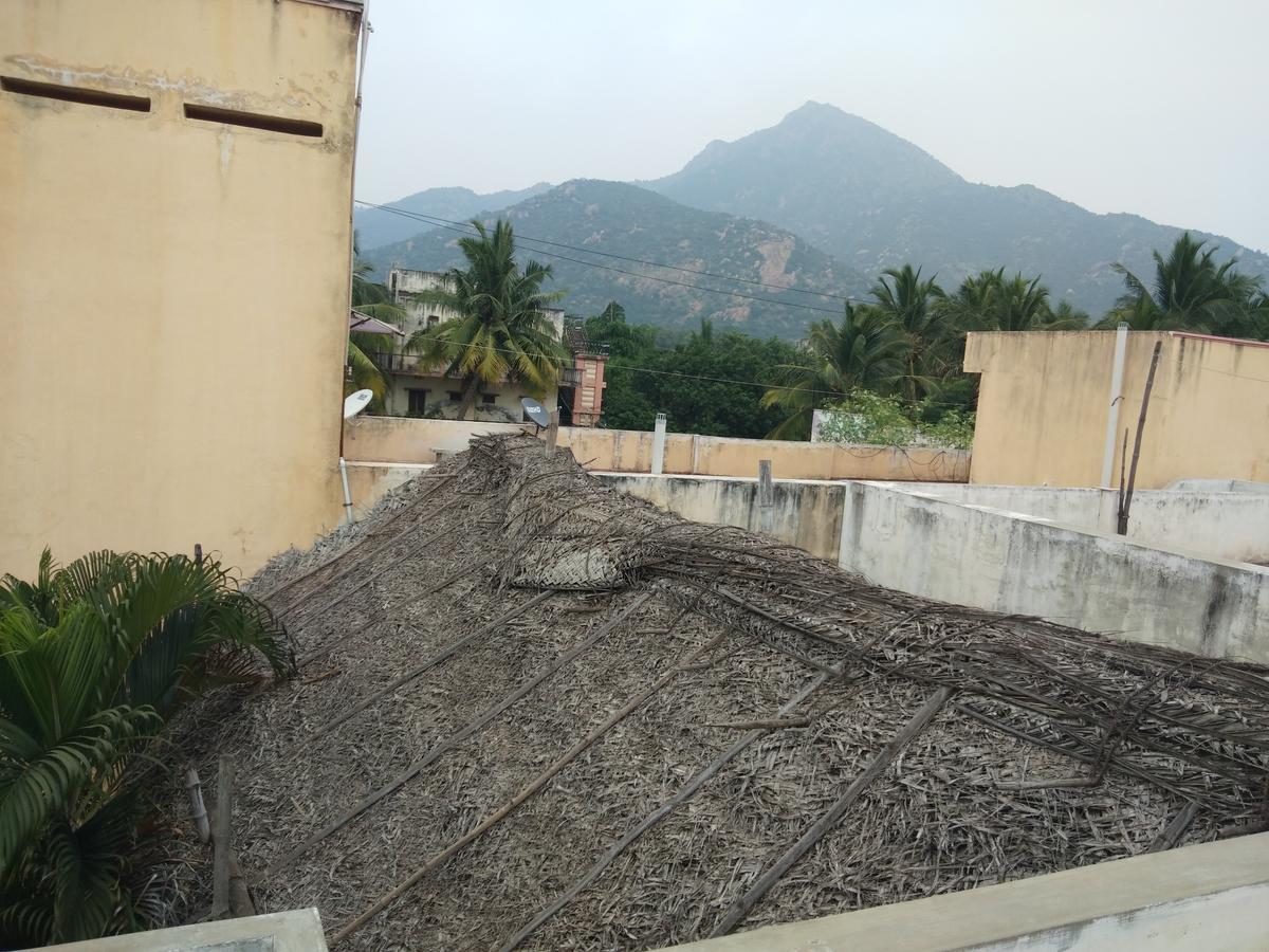 Anbu Ramana Guest House Tiruvannamalai Exterior photo