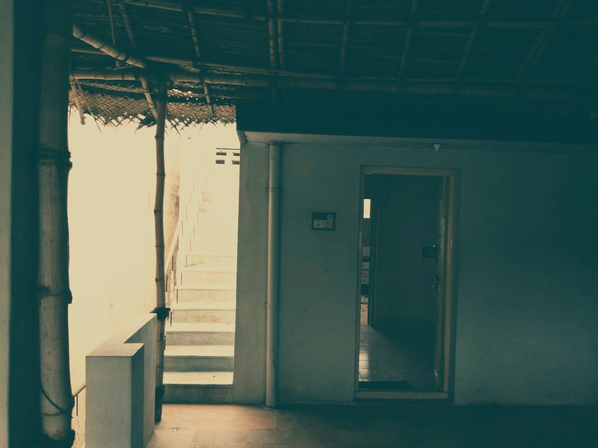Anbu Ramana Guest House Tiruvannamalai Exterior photo