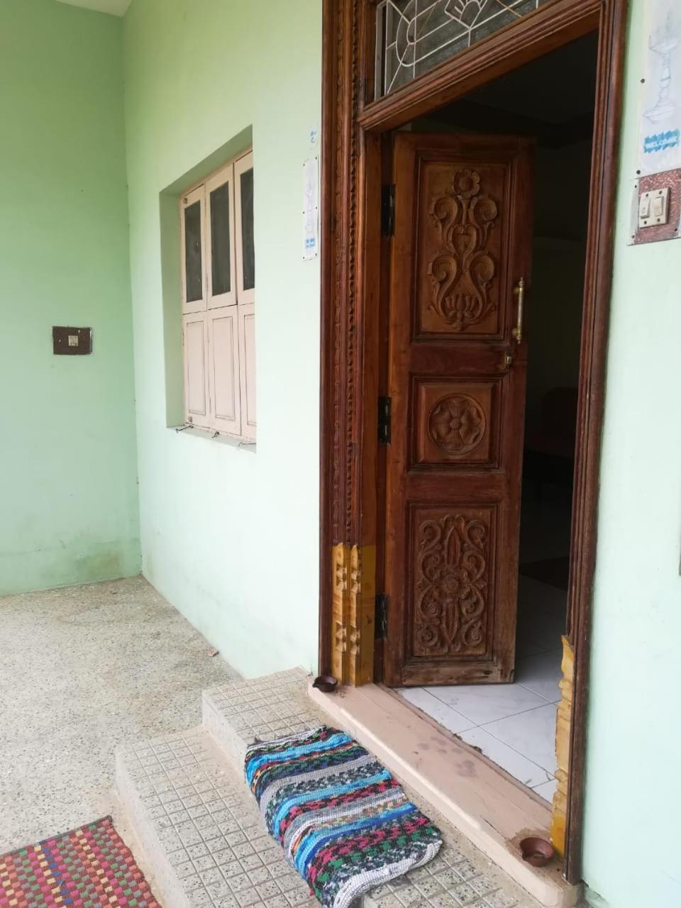 Anbu Ramana Guest House Tiruvannamalai Exterior photo